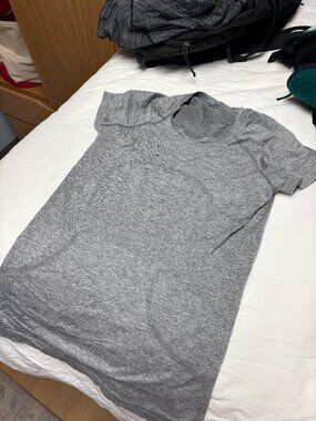 lululemon Size 6 Swiftly Tech Short-Sleeve Shirt